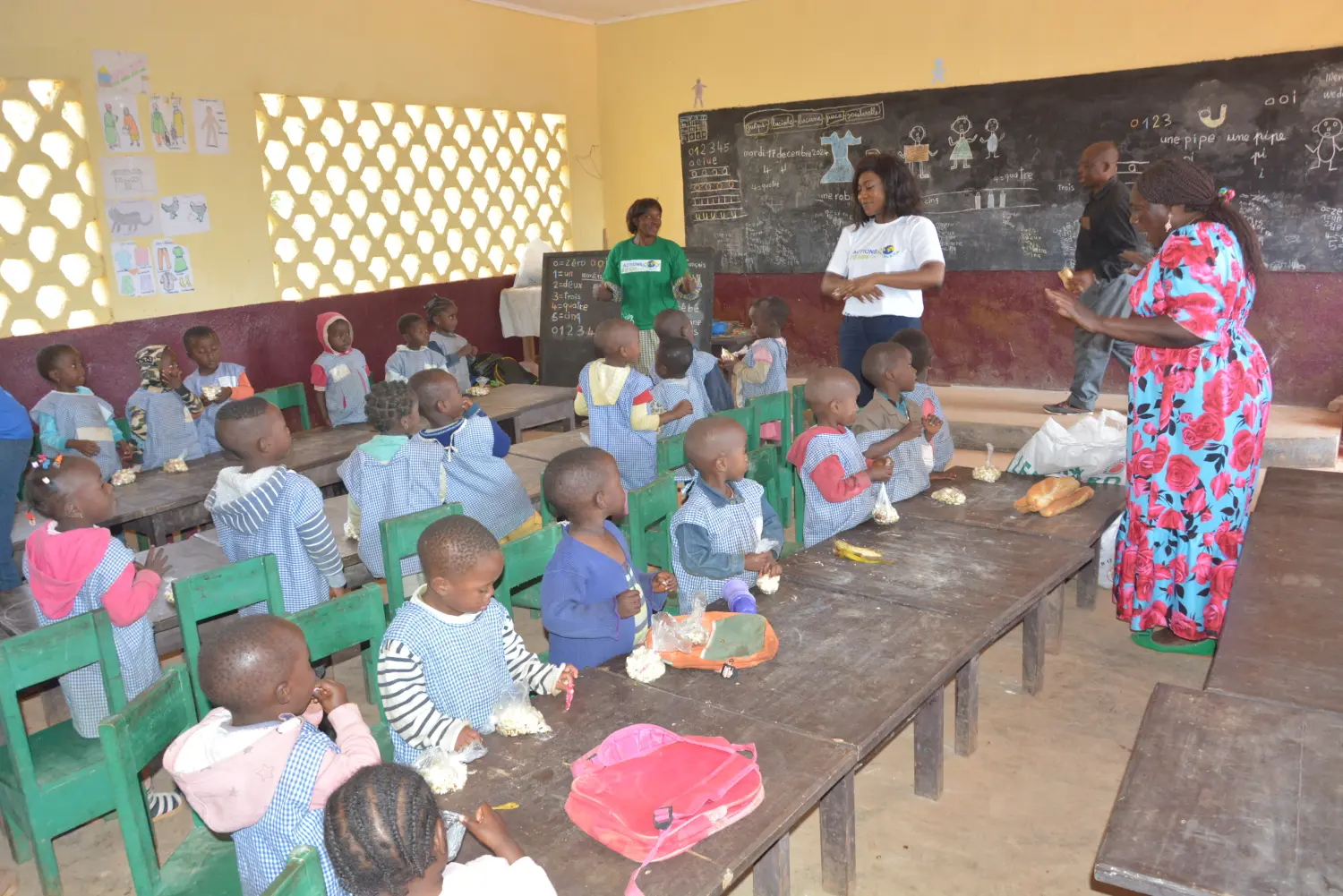 Actions of Hope e.V. – gemeinnützige Organisation – Aktion Schultische & Stühle für die ganz Kleinen