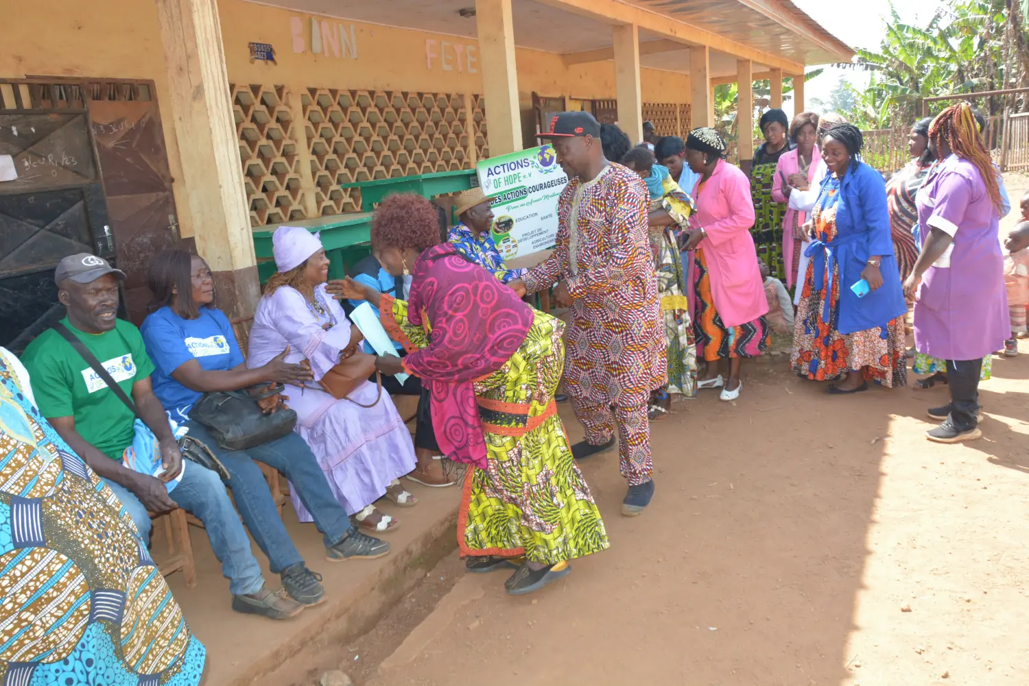 Actions of Hope e.V. – gemeinnützige Organisation – Aktion Schultische & Stühle für die ganz Kleinen