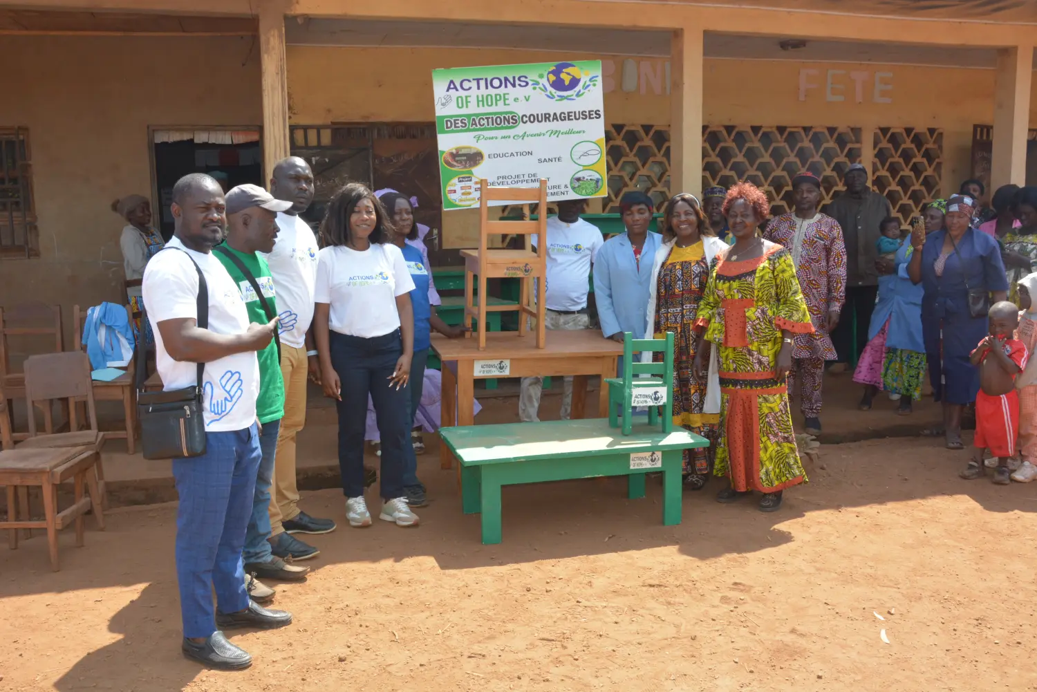 Actions of Hope e.V. – gemeinnützige Organisation – Aktion Schultische & Stühle für die ganz Kleinen