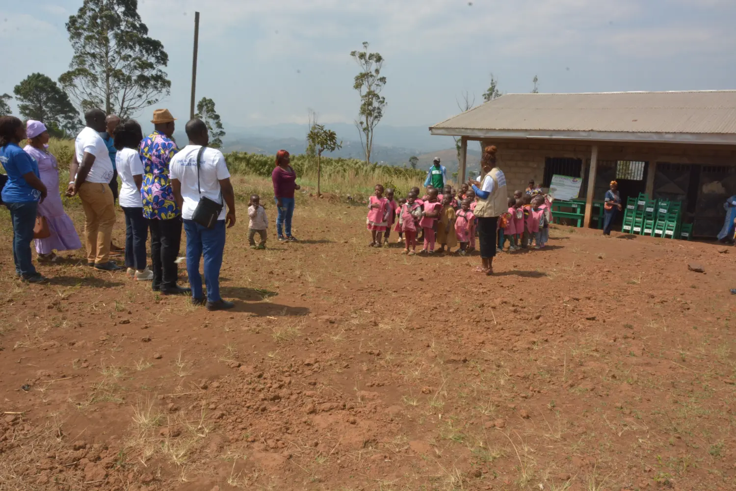 Actions of Hope e.V. – gemeinnützige Organisation – Aktion Schultische & Stühle für die ganz Kleinen