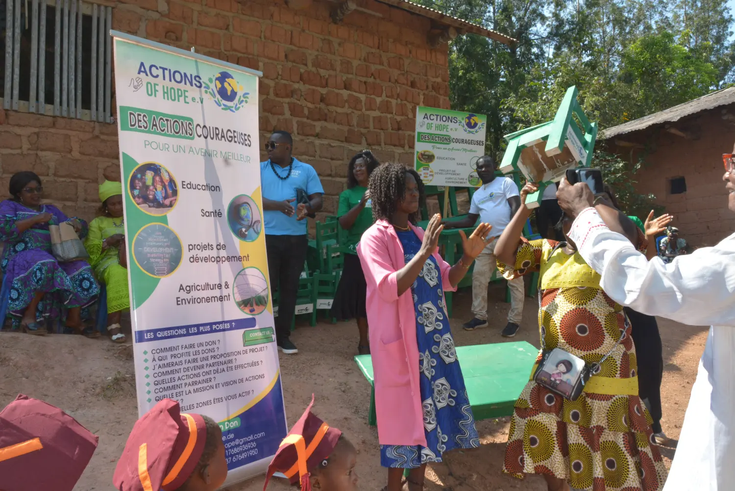 Actions of Hope e.V. – gemeinnützige Organisation – Aktion Schultische & Stühle für die ganz Kleinen