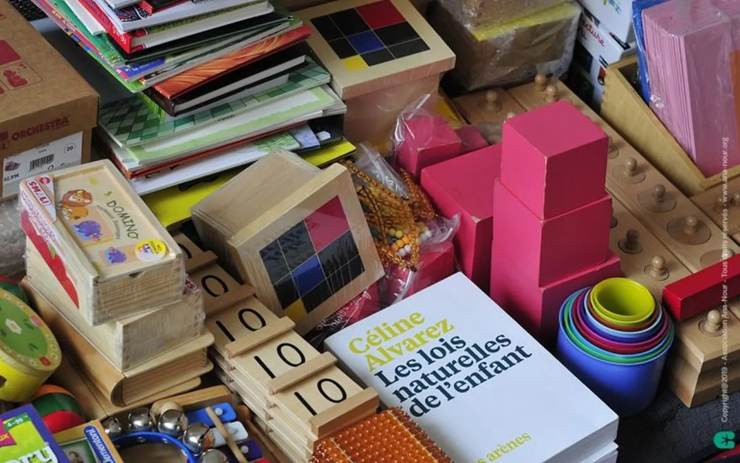 Actions of Hope e.V. – gemeinnützige Organisation – Verteilung von Lehrmaterial an die Dorfvorschule Batsingla