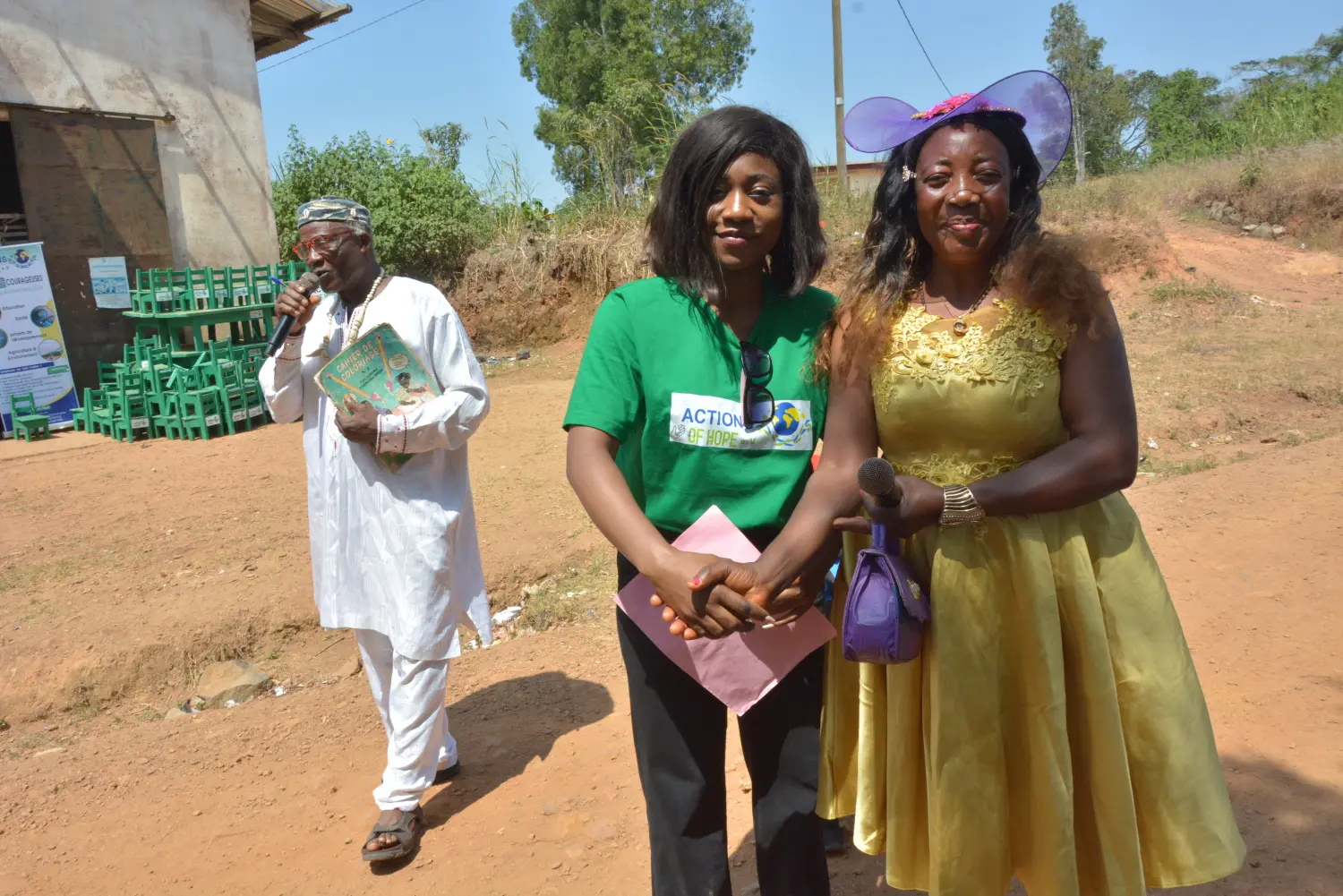 Actions of Hope e.V. – gemeinnützige Organisation – Aktion Schultische & Stühle für die ganz Kleinen